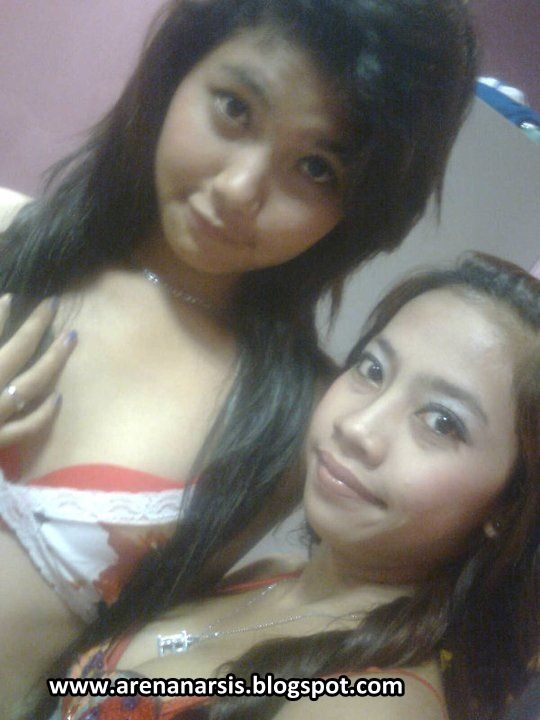 poto cewek dan cowok berciuman