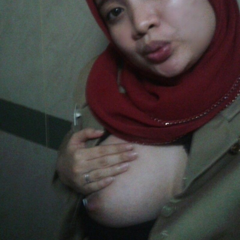 susu gede indo