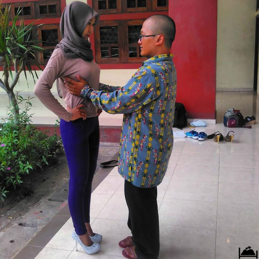 jilboobs indonesia gifs