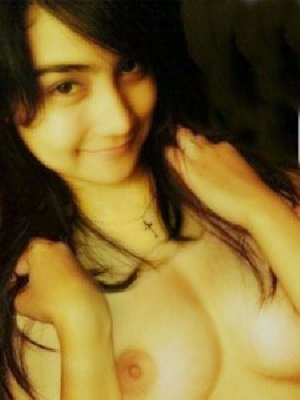nia ramadhani bugil
