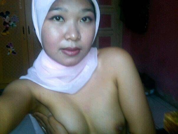 artis bugil