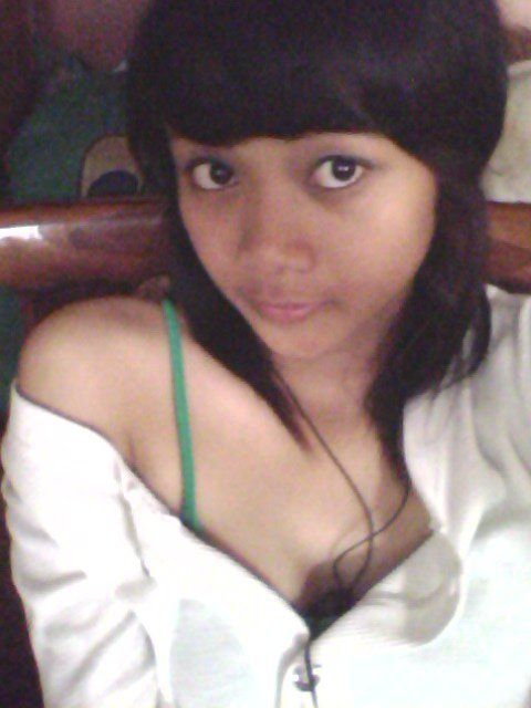 cewek mandi