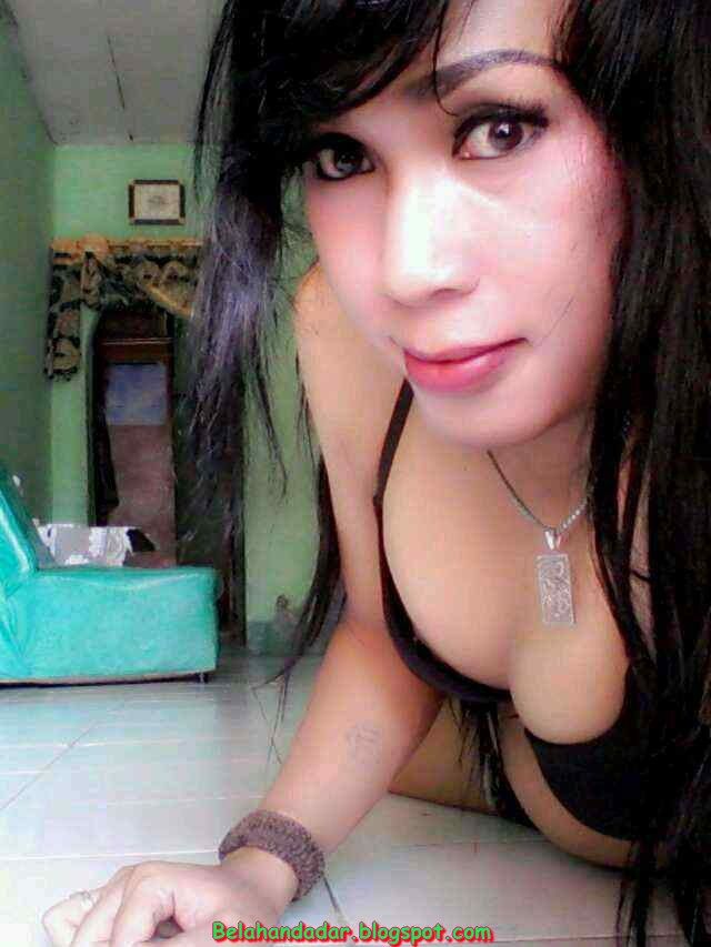 gadis bugil indonesia
