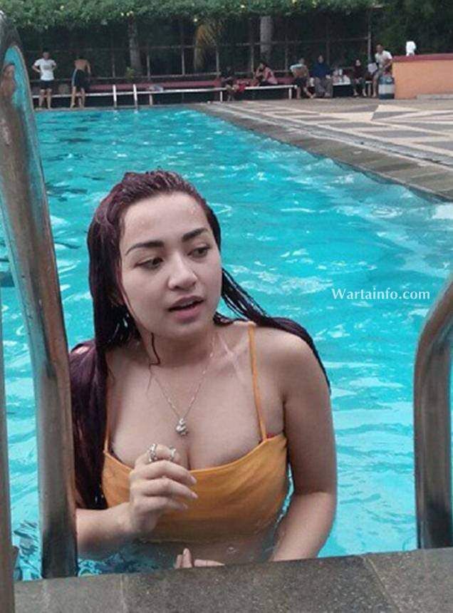 memek artis ngentot