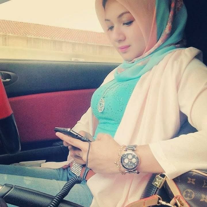 dewi persik hot