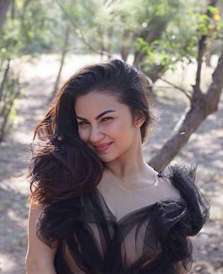 gambar wanita montok