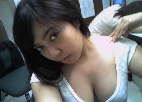 cewek jilbab ngemut kontol