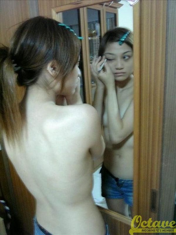 memek bugil lagi ngangkang