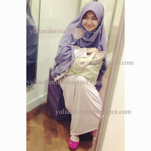 artis pakai baju transparan