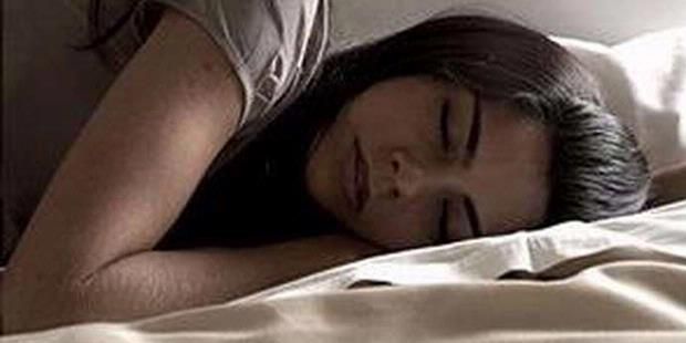 bugil tidur pelukan