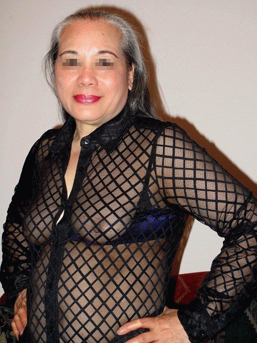 wanita mandi bugil