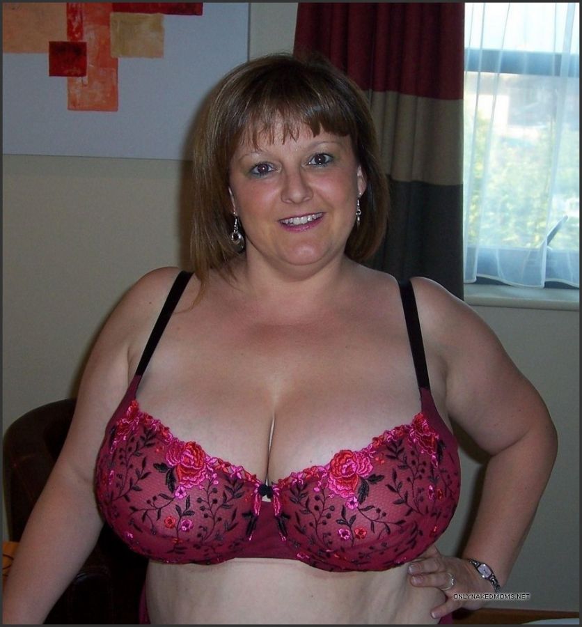 hot mom plump ass