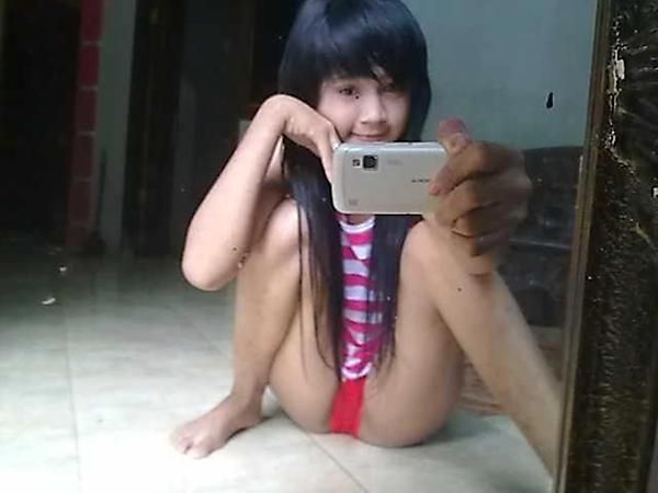 bokong cewek jilbab