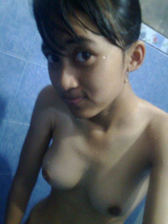 cewek tetek besar