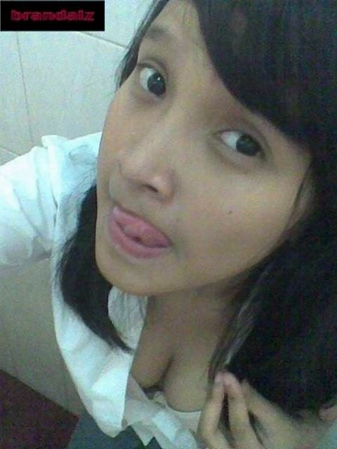 cewek tidur telanjang