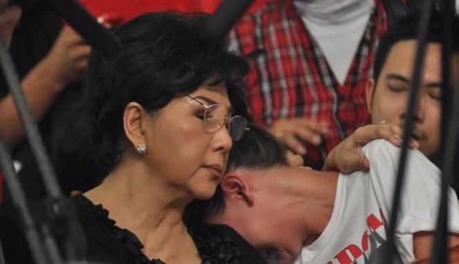 foto payudara syahrini diremas