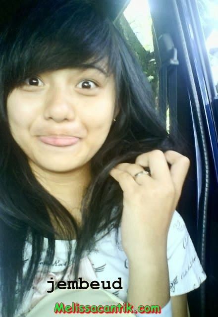 gadis cantik telanjang