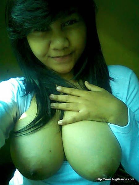 puting payudara montok
