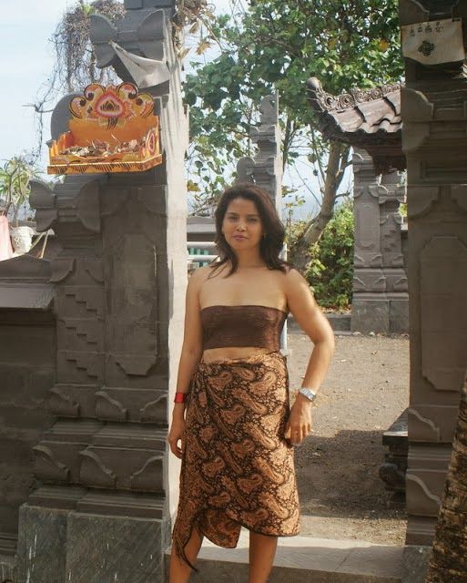 ngangkang pamer memek