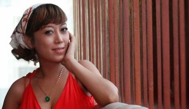 payudara indah besar tanpa penutup