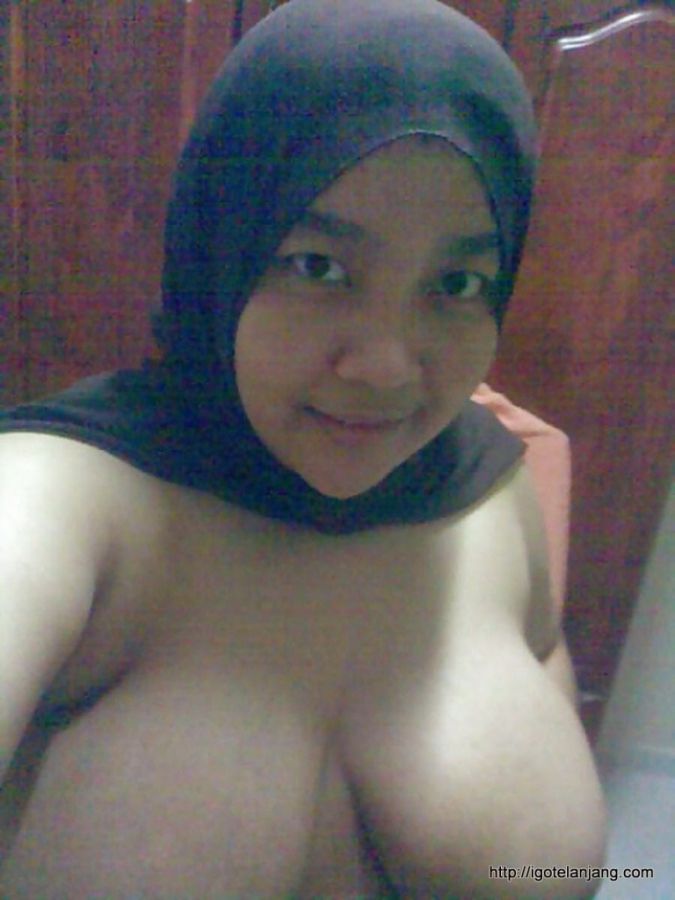 foto cewek pamer memek gemuk
