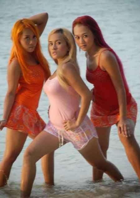trio macan ngentot