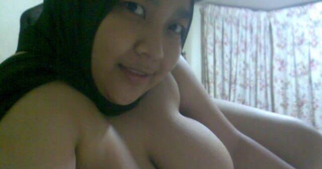 pantat nungging telanjang