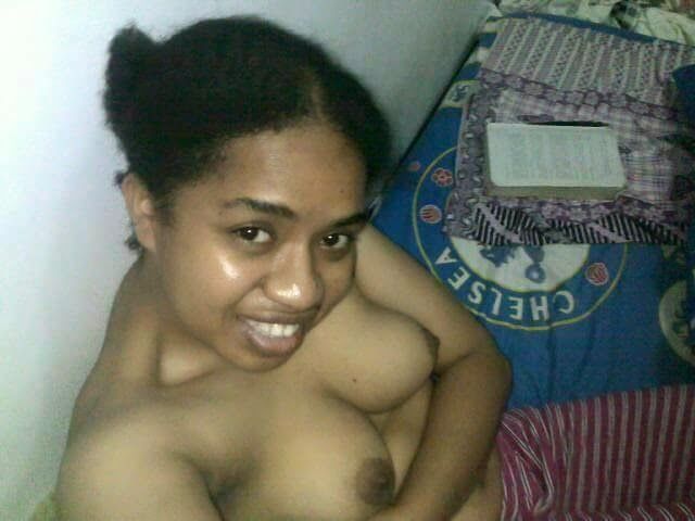 ratna antika bugil