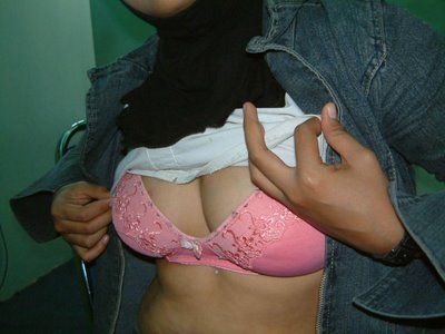 suami isteri hisap payudara