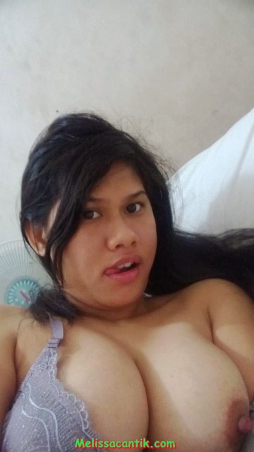 istri papaku yg bahenol