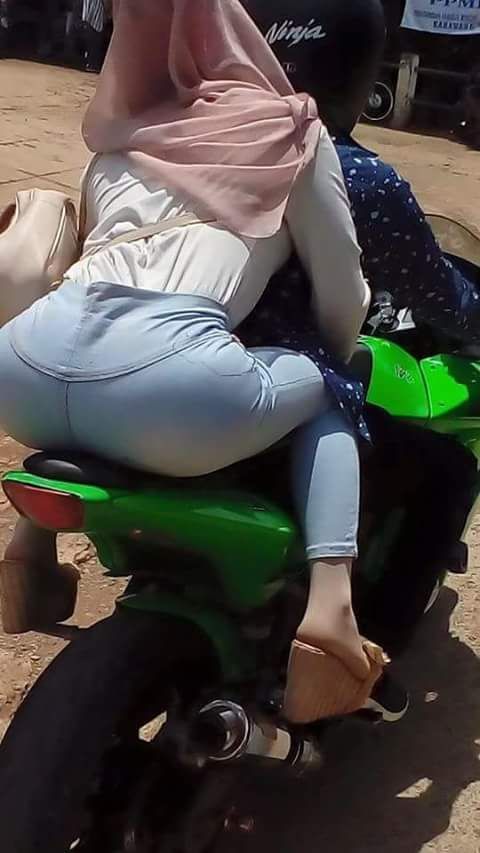 bokong semok catur arum