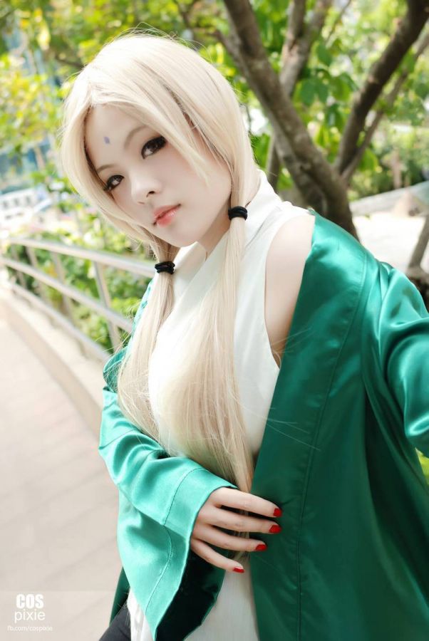erotic cosplay