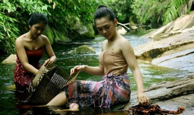 wanita gemuk cantik
