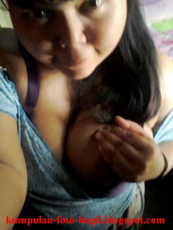 pamer toket gede