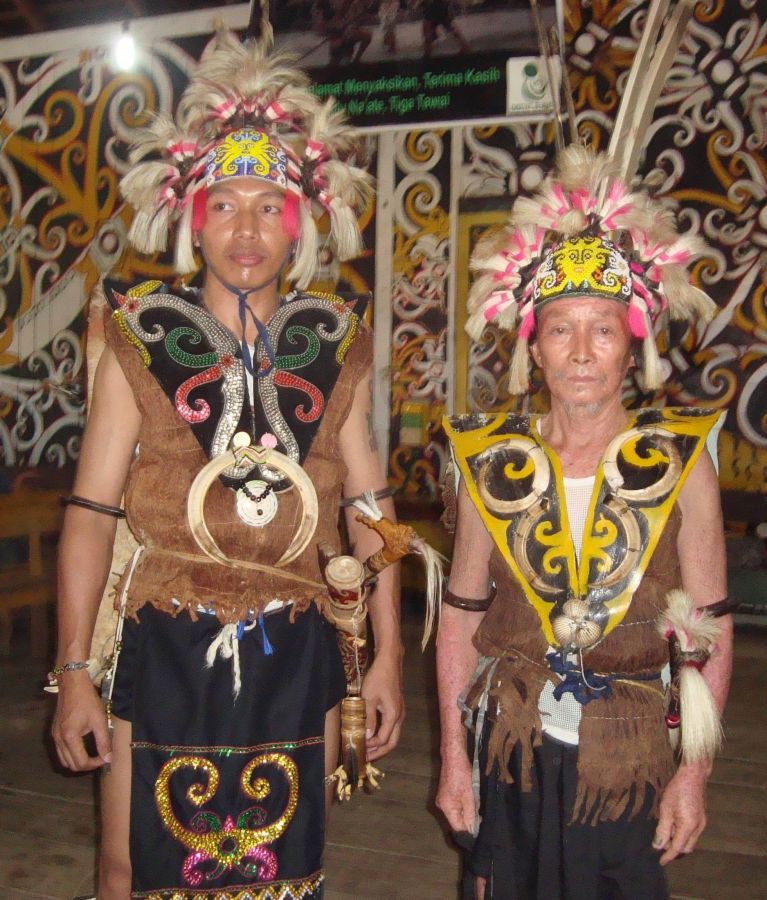 suku dayak iban