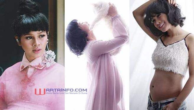 foto dewi persik kemben melorot