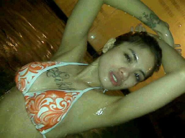 nikita mirzani telanjang