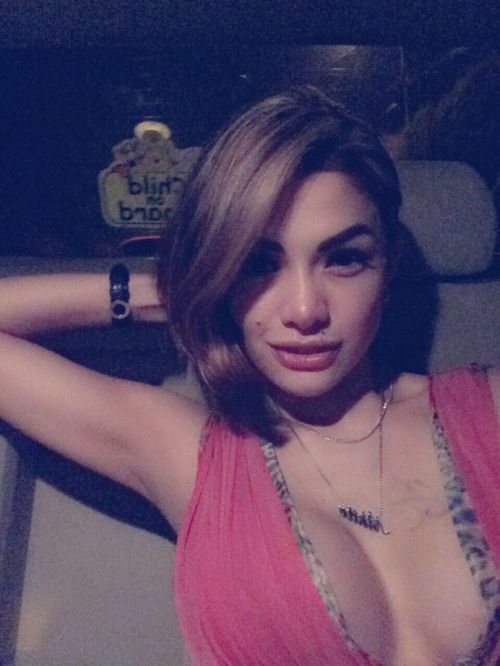 nikita mirzani tak pakai baju