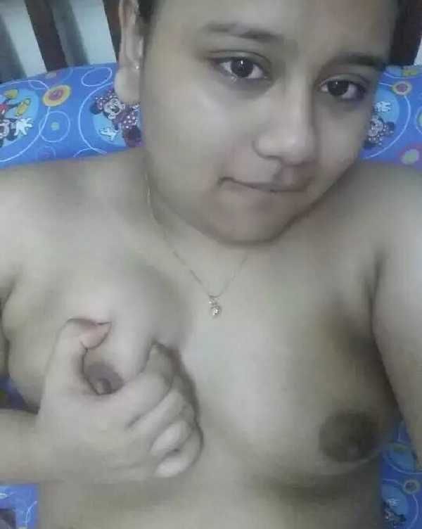 nikita mirzani tanpa busana