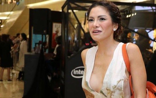 nikita mirzani telanjang