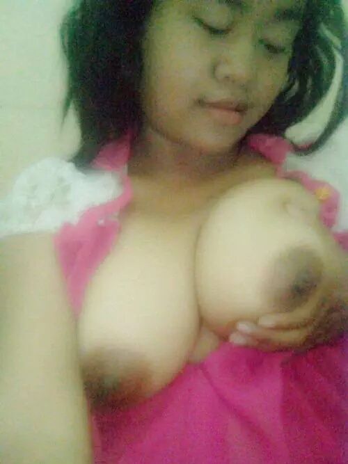 cewek susu besar