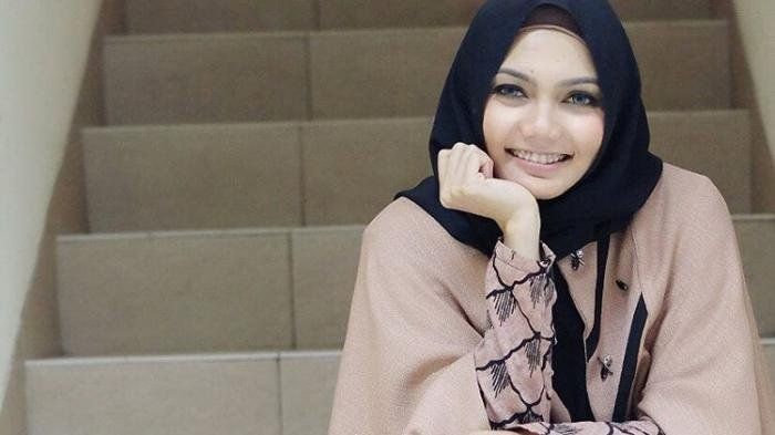 kembaran dan rina nose