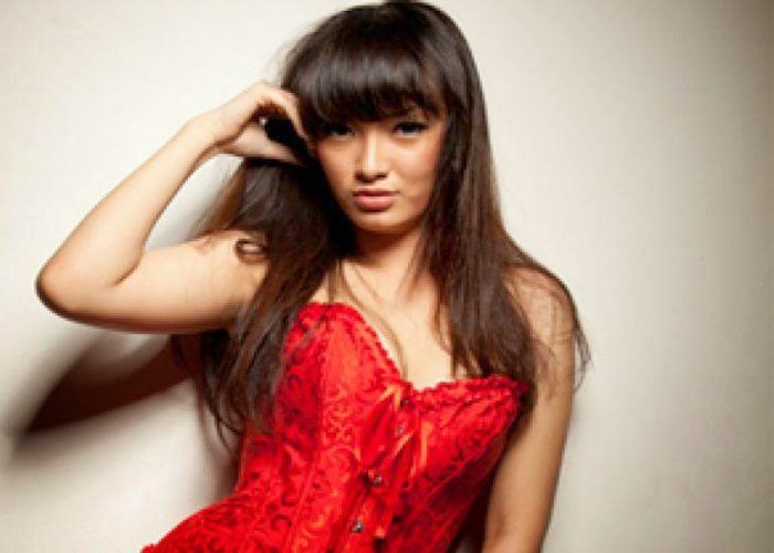 zaskia gotik hot