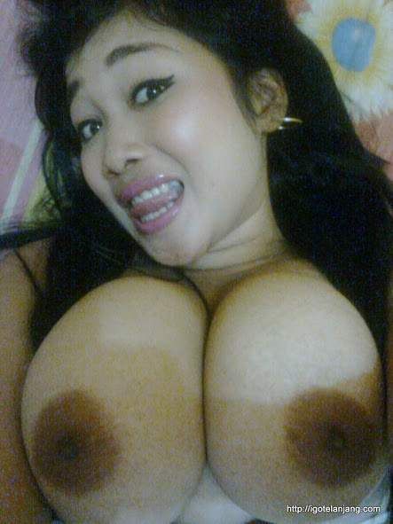 bugil montok dientot