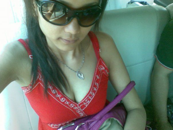 gadis bugil