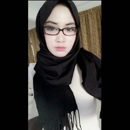 wanita telanjang bulat