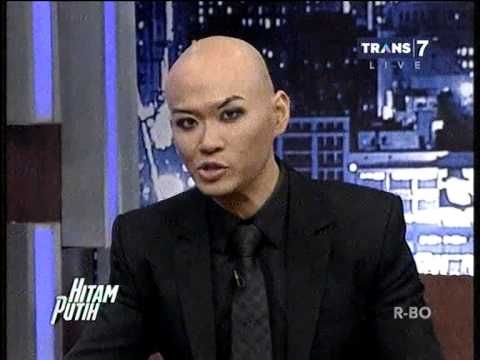 dewi persik ciuman