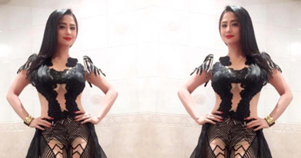 artis pakai baju transparan