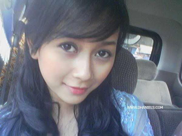 wanita tanpa pakaian apapun