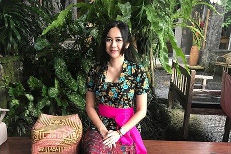 nikita mirzani tanpa busana